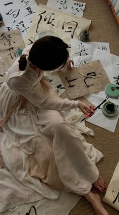 Sea Stories, Independent Girls, Ancient Chinese Dress, Chinese Aesthetic, Tea And Books, Fantasy Aesthetic, Chinese Painting, Chinese Culture, Ancient Chinese