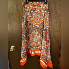 Beautiful Bandana Style High Low Skirt. Very Soft. H&m Flowy Lined Skirt, H&m Flared Skirt For Summer, H&m Summer Flared Skirt, H&m Flared Summer Skirt, H&m Long Relaxed Skirt, H&m Long Lined Skirt, Orange Midi Skirt For Beach, Brown Tennis Skirt, Yellow Floral Skirt