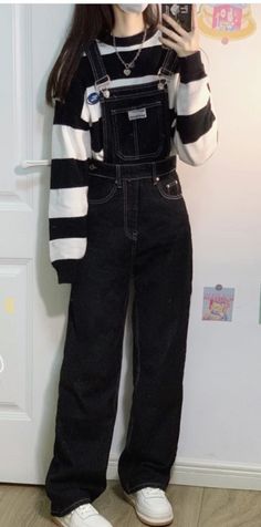 Tulum Style Fashion, Dresses For Tomboys, Jumpsuit Outfit Hijab Style, Black Overalls Outfit Aesthetic, Grunge Overalls Outfits, How To Layer Clothes Aesthetic, Black Overall Outfit, Aesthetic Tomboy Outfits, Overall Outfit Ideas