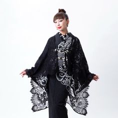 Japanese Kimono Outfit, Kimono Modern, Kimono Styles, Kimono Outfit, Japan Outfit, Monochrome Fashion