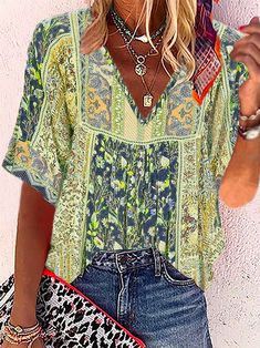 Boho Fits, Casual Blouse Shirts, Casual Blouses, Bohemian Chic Fashion, Half Sleeve Blouse, Stylish Blouse, Floral Print Shirt, Floral Print Blouses, Floral Print Tops