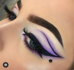 Make Eyebrows Eyelashes, Purple Eye Makeup, Cute Eye Makeup, Graphic Makeup, Rave Makeup, Eye Makeup Pictures, Pinterest Makeup, Makijaż Smokey Eye