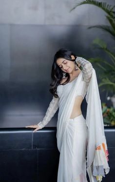 Hot Sarees, Ashika Ranganath, White Saree, Indian Photoshoot, Saree Designs Party Wear, Saree Photoshoot