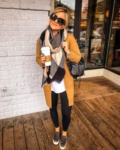 Pretty Winter Outfits, Pretty Cardigans, Cardigan Outfits, Spring Fashion Trends, Cute Fall Outfits, Fall Clothes, Casual Winter Outfits