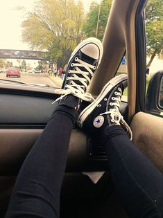 Tennis Converse, Converse Photo, Converse Art, 2010s Aesthetic, Closet Store, Converse Shoes Womens, Nike Socks