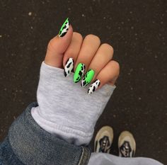 Cow designe  📍Instagram - malahovadasha_ Green Design Almond Nails, Neon Cow Nails, Neon Cow Print Nails, Cow Print Nails, Lime Green Nails, Western Nails, Disney Nail, Nail Goals