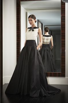 Carolina Herrera, Dream Dress, Instagram Fashion, Night Dress, Pretty Dresses, Elegant Dresses, Dress To Impress, Evening Gowns, Beautiful Dresses