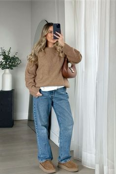 Cropped Wide Leg Jeans Outfit Fall, Jeans Outfit Fall Casual, Cold Ootd, Freya Killin, Women Fall Outfits, Jeans Outfit Fall, Scandinavian Aesthetic, Winter Fashion Outfits Casual, Causual Outfits