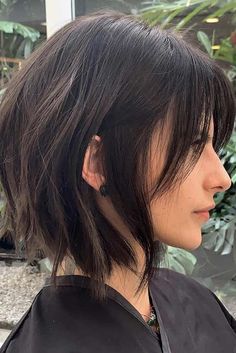 Brunette Bob, Choppy Bob Hairstyles, Shot Hair Styles, Haircuts Straight Hair, Short Hair Haircuts, Cut My Hair, Aesthetic Hair, Bobs Haircuts, Bob Hairstyles