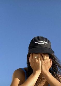 Aesthetic Bucket Hat, Hat Aesthetic, Swag Girl Style, Dream Lifestyle, Burberry London, Cool Hats, How To Pose, Instagram Inspo, Photography Inspo