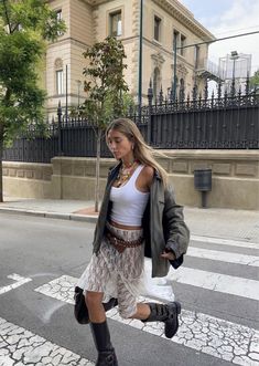 Look Da Festival, Biker Boots Outfit, Look Festival, Fest Outfits, Estilo Indie, Downtown Outfits, Skandinavian Fashion, Chique Outfits