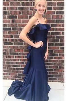 Prom Dresses With Ruffles, Satin Mermaid Prom Dress, Blue Satin Prom Dress, Prom Dress With Ruffles, Navy Blue Prom Dress, Photo Bleu, Ruff Collar, Prom Dress With Train, Pink Spaghetti