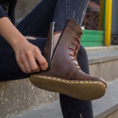 Barefoot Boots Women, Barefoot Shoes Woman, Barefoot Boots, Earth Shoes, Hiking Shoes Women, Slip On Boots, Barefoot Shoes, Brown Leather Boots, Buffalo Leather