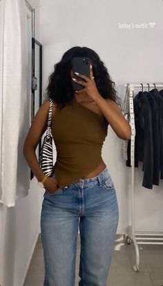 Classy Woman Fashion, Casual Kickback Outfit, Modest Baddie Aesthetic Outfits, Baddie Casual Outfits Summer, Chic Summer Outfits 2024 Classy, Cute Modest Outfits Aesthetic, Classy Fits Black Women, Date Outfit Ideas Casual Summer, Petite Black Women