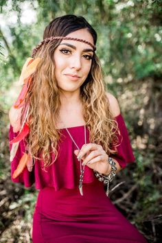 Stunning feather headband in a beautiful warm Indian Summer color mix. Feathers are attached to chained brown twine and decorated with wooden beads. Headband is adjustable to all head sizes with a sliding bead. Headband is lightweight and comfortable. The perfect addition to your outfit. Great for parties, music festivals, raves, and everyday wear. Item will be shipped 2 - 3 business days after purchase. See the variety of feather and flower headbands (and more) in my shop: https://www.etsy.com/ Beads Headband, Bead Headband, Hippie Headband, Indie Festival, Feather Extensions, Hippie Headbands, Flower Headbands, Rave Fashion, Hair Wreath