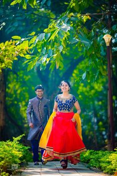 Indian Wedding Photography Couples, Wedding Photoshoot Props, Pre Wedding Photoshoot Outdoor, Indian Wedding Couple Photography, Indian Wedding Couple, Wedding Photoshoot Poses, Romantic Photoshoot, Indian Wedding Photography Poses