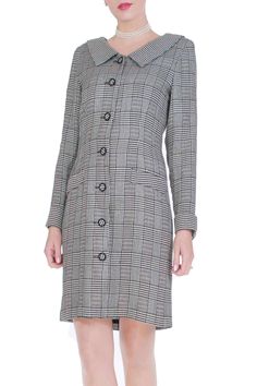 Women's 1990s vintage black and white Glen Check plaid Rayon knit collared long sleeve dress. The collar is a contrasting pattern, is wide set and quite flattering. Buttons up the front with faux pockets and is fully lined. In perfect condition, appears unworn! • designer: The Limited • origin: USA • fabric: woven rayon, acetate satin lining-no stretch to this fabric • color: black and white • condition: perfect! appears unworn • shoulder width: 18" • sleeve length: 24" • bust: 38" • waist: 34" Long Sleeve Black Plaid Dress For Work, Black Long Sleeve Plaid Dress For Work, Classic Fitted Plaid Dress For Fall, Classic Plaid Dress For Work In Fall, Collared Plaid Dress For Work, Fall Plaid Dress With Buttons For Work, Classic Fitted Plaid Dress With Buttons, Fitted Plaid Dress With Buttons For Fall, Fitted Plaid Dress For Winter Workwear