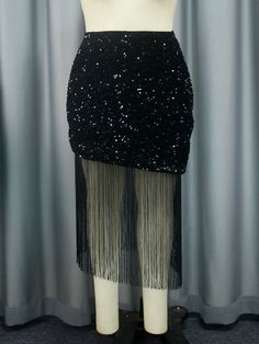 Style: élégant




 Coupe slim




 Tissu: Polyester


 
Modèle : Non




 Élément: Paillettes, Frange




 Longueur de la robe/jupe : Midi




 Taille : taille haute




 Type de produit : crayon




 Composition principale : Polyester




 Saison : Printemps/Automne Fitted Party Bottoms With Beaded Fringe, Fitted Party Skirt With Tassels, Fitted Tassel Skirt For Party, Trendy Party Bottoms With Tassels, Trendy Tasseled Bottoms For Party, Trendy Pencil Skirt For Party, Summer Party Skirt With Beaded Fringe, Summer Party Bottoms With Beaded Fringe, Summer Party Bottoms With Tassels