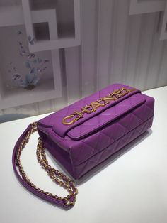 Description CC Front Logo Small Flap Bag Gold Hardware Purple For Women, Women’s Handbags, Shoulder Bags 8.2in/21cm AS1490 Rep 1:1 Size: 15 x 21 x 8 cm / 5.9 x 8.2 x 3.1 inches (Length x height x width) Gold-toned hardware Snap-button closure One flat zipper pocker with two open flat pockets in the interior Adjustable chain shoulder strap Interior textile lining Includes box, dust bag. This product is of the best quality. Interior Textile, Interior Textiles, Chanel Bags, Sierra Leone, Flap Bag, Snap Button, Chanel Bag, Gold Hardware, Givenchy