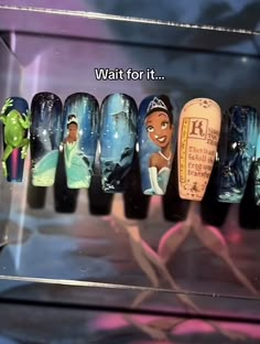 Princess And The Frog Nail Art, Frog Nails Short, Vivxue Nails, Disney Princess Nail Designs, Princess Tiana Nails, Tiana Nails, Princess And The Frog Nails