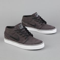 NIKE SB STEFAN JANOSKI MID MIDNIGHT FOG / BLACK / WHITE Mens Shoes Nike, White Mens Shoes, Sb Shoes, King Shoes, Nike Sb Shoes, Nike Janoski, Black White Sneakers, Nike Shoes Outfits