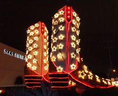 North Star Mall Cowboy Boots, San Antonio, TX. photo by Steve Golse Sky Scrapers, Old Cowboy, Western Bar, Memories Photo, Retro Neon, Old Boots, Texas Girl, Crazy Hats, Retro Advertising