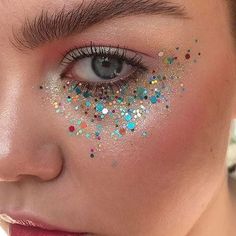 Truffle Videos, Truffle Cheesecake, Glitter Carnaval, Choco Truffle, Carnaval Make-up, Make Carnaval, Festival Make Up, Festival Makeup Glitter, Glitter Makeup Looks