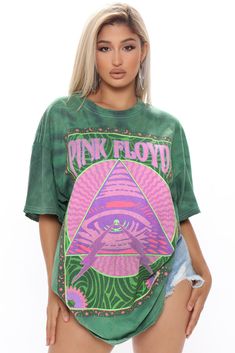 Available In Green. Tie Dye Short Sleeve Distressed Crew Neck Pink Floyd Graphic 100% Cotton Disclaimer: Due To The Printing & Specialized Wash Process, Each Garment Is Unique Imported | Pink Floyd Distressed Oversized Tie Dye Top in Green size L/XL by Fashion Nova Trippy Clothing, Graphic Tees Fashion, Pink Floyd Graphic, Green Tie Dye, Green Tie, Trendy Fashion Outfits, Loungewear Women, Tie Dye Shorts, Cute Comfy Outfits