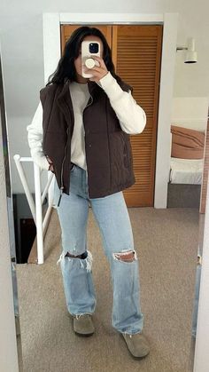 Rainy Fall Outfit Aesthetic, Craft Fair Outfit Ideas, Fall Outfits Shuffle, Trendy Teacher Outfits 2023, College Class Outfits Comfy, Fall Outfits Women Jeans, Comfy Class Outfit, Colorado Outfits Fall, Fall 2023 Outfits Women