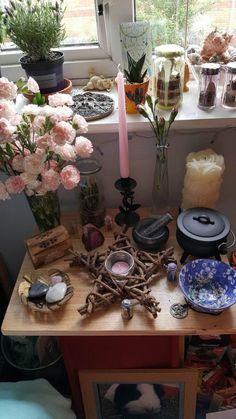 #witchcraft Beltane Altar, Witchcraft Altar, Wiccan Decor, Witches Altar, Wiccan Altar, Pagan Altar, Witchy Crafts, Baby Witch