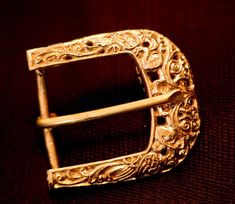 "Belt Buckle 2 3/8\" by 2 3/8\" (3.7 x 8.5 cm) From Winchester Museum, England. Has matching Belt tip with Birds and Animals, from about 1275." Belt Design, Winchester, Belt Buckle, Belt Buckles, England, Display Homes, Pet Supplies, Birds, Buckle