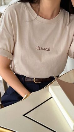 Beige T Shirts, Trendy Shirt Designs, Cute Shirt Designs, Tee Shirt Designs, Tee Outfit, 로고 디자인, Inspiration Mode, Trendy Tshirts