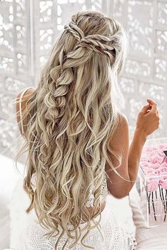 19 Stylish Wedding Hairstyles to Brighten up Your Big Day! #coolwedding #wedding #wedding #weddingetiquette #bestoftheday Brunette Bob, Bridal Wedding Hair, Prom Hairstyles For Long Hair, Pretty Braided Hairstyles, Braided Hairstyles For Wedding, Prom Hairstyles, Formal Hairstyles, Wedding Hair And Makeup