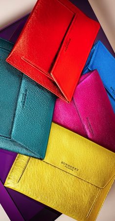 Brand Campaign, Foto Tips, Handbag Heaven, Burberry Handbags, Pocket Book, Beautiful Bags, Clutch Purse, Clutch Handbag, Rainbow Colors