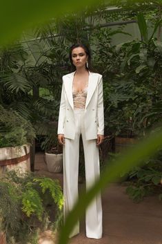 Prom Suits Women, Pant Suits For Women, Looks Pinterest, Chique Outfits, White Suit, Prom Suits, Woman Suit Fashion