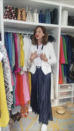 Trinny Woodall 2022, Trinny Woodall Style 2023, Trinny Woodall, Personal Style Inspiration, Fashion Mood Board, Advanced Style, Ageless Style, Smart Casual Outfit, Office Outfits