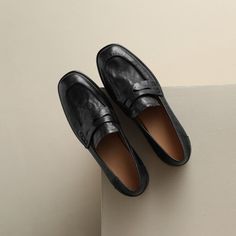 These loafers are designed in a timeless, minimal silhouette, so you'll be sure to wear them often. Made from soft leather, soft bottom that ensure all-day comfort. Wear yours with tailoring and denim alike. Color: Coffee/BlackMaterial: CowhideLining: Genuine LeatherInsole: Sheepskin（Unmovable）Sole: RubberHeels: 3Cm/1.18"Weight: 0.22kg Each Shoes Production Time: About 5-7 days (Any exceptional case will email you, Please pay attention to your email left) Shipping Time: Free Shipping To most loc Casual Leather Platform Loafers With Square Toe, Leather Square Toe Platform Loafers For Business Casual, Leather Square Toe Platform Loafers For Work, Leather Square Toe Loafers For Workwear, Square Toe Leather Loafers For Work, Timeless Workwear Loafers With Textured Sole, Leather Square Toe Loafers For Business Casual, Timeless Black Moccasins For Work, Timeless Flat Heel Loafers For Work