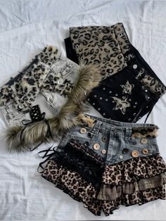 Mcbling Fashion, Outfits Y2k, Jeans Skirt, Emo Outfits, Style Savvy, Lolita Fashion, Goth Fashion, Diy Fashion, Diy Clothes