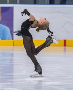 Фигурное катание ⛸ Figure Skater, Ice Skating, Figure Skating, Skating, Kpop Girls, Sofia, Girl Group, Ruby