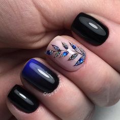 Leave Nail Design, Beach Nail Designs Ocean, Nail Designs Ocean, Safari Nail Art, Peacock Nail Designs, Leaf Nail Art, Beach Nail Designs, Beach Nail, Unghie Nail Art