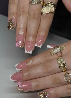 Gold Nail Inspo Square, Xs Acrylic Nails, Virgin Mary Acrylic Nails, Short Acrylic Nails Gold, Red Short Square Nails, Nails Bling, Gold Acrylic Nails, Long Acrylic Nail Designs