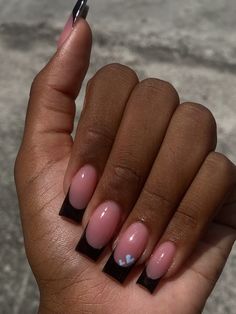 #nails #frenchnails #blackgirl Cute Black Girls Nails Acrylic Short, Short Square Nails Ideas Black, Short French Tips With Heart, Short Square Acrylic Nails Black And White, French With Black Tip, Gel X Nail Designs Black, Pastel Pink And Black Nails, Black Pink White Nails