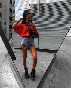 Red Ootd, Look Hip Hop, Oversized Tshirt Outfit, Moda Grunge, Spring Look, Outfit Goals, Outfits Casuales, Ootd Fashion