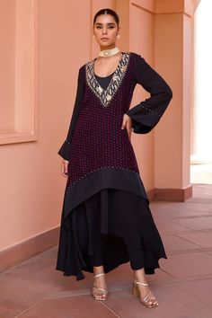 Black asymmetric and layered kurta with bandhani pattern and mirror, zardozi embroidered neckline. Paired with flared pant. - Aza Fashions Bandhani Kurta, Isha Gupta, Bandhani Pattern, Layered Kurta, Black Kurta, Organza Embroidery, Suit Pattern, Islamic Dress, Awesome Blouse