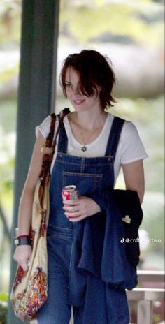 Winona Ryder 90s Outfit, 90s Dungarees Outfit, Winona Ryder Outfits