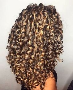 In a sea of styling aids, these 20 products are tops for helping your curly hair look its best -- whether you wear it natural or straight. Curly Hair Tutorial, Colored Curly Hair, Curly Hair Inspiration, Beautiful Curls, Permed Hairstyles, Curly Hair Care, Curly Hair Tips, Long Curly Hair, Long Curly