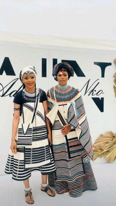 Umbaco Xhosa, Umbhaco Xhosa Designs, Xhosa Makoti Outfits, Xhosa Traditional Wedding Dresses, Makoti Attire