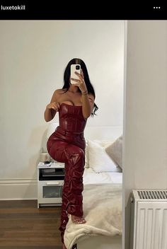 Luxury Club Interior, Suit Streetwear Women, Silver Outfit Women, Statement Birthday Outfit, Off White Womens Outfit, La Fashion Week Outfit Ideas, Going Out Fall Outfits Night, Black Women Valentines Day Outfit, Skirt Sets For Black Women