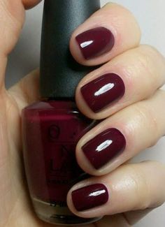 Pittsburgh Fashion, Nail Polish Colors Winter, Winter Nail Polish, Dark Red Nails, Maroon Nails, Fall Gel Nails