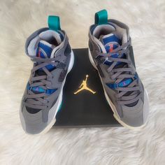 Jordan Jumpman Two Trey Size 3.5y Comes With Box Sporty Jordan Shoes For Light Sports, Sporty Low-top Jordan Shoes, Mid-top Basketball Shoes With Branded Insole, Jumpman Two Trey, Jordan Grey, Shoes Jordan, Kids Jordans, Jordan Shoes, Gray White